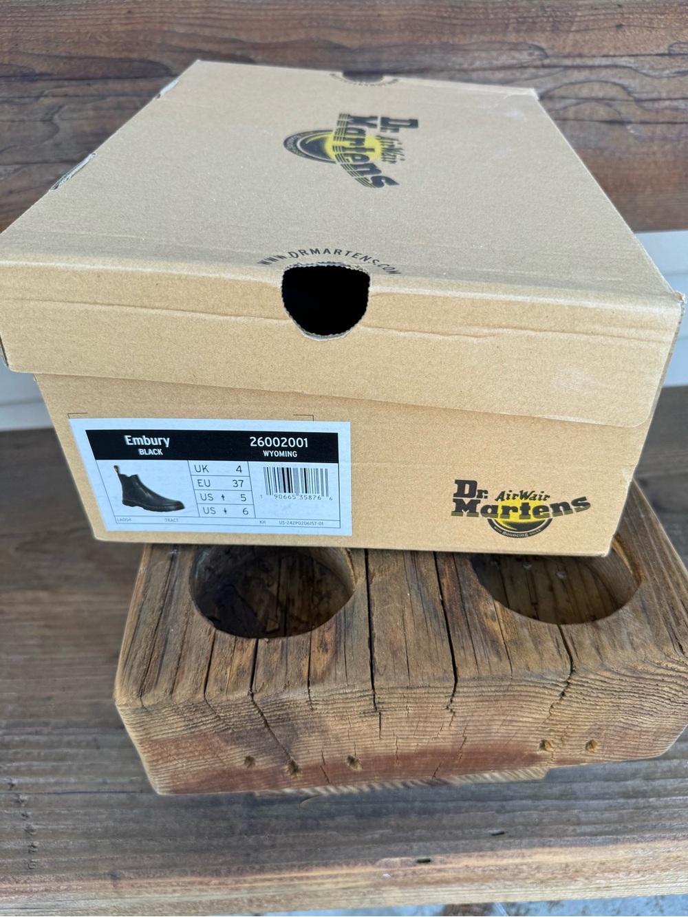 Dr. Martens Black leather Chelsea Slip-On Boots with Heel Tabs size 37 US 6 or 7 - Picture 4 of 11